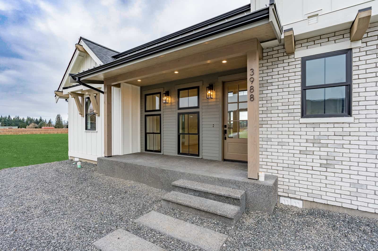 Front View of this 3-Bedroom,2490 Sq Ft Plan -214-1001