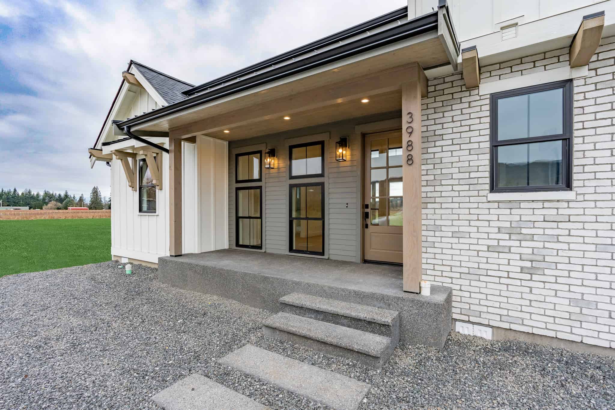 Front View of this 3-Bedroom,2490 Sq Ft Plan -214-1001