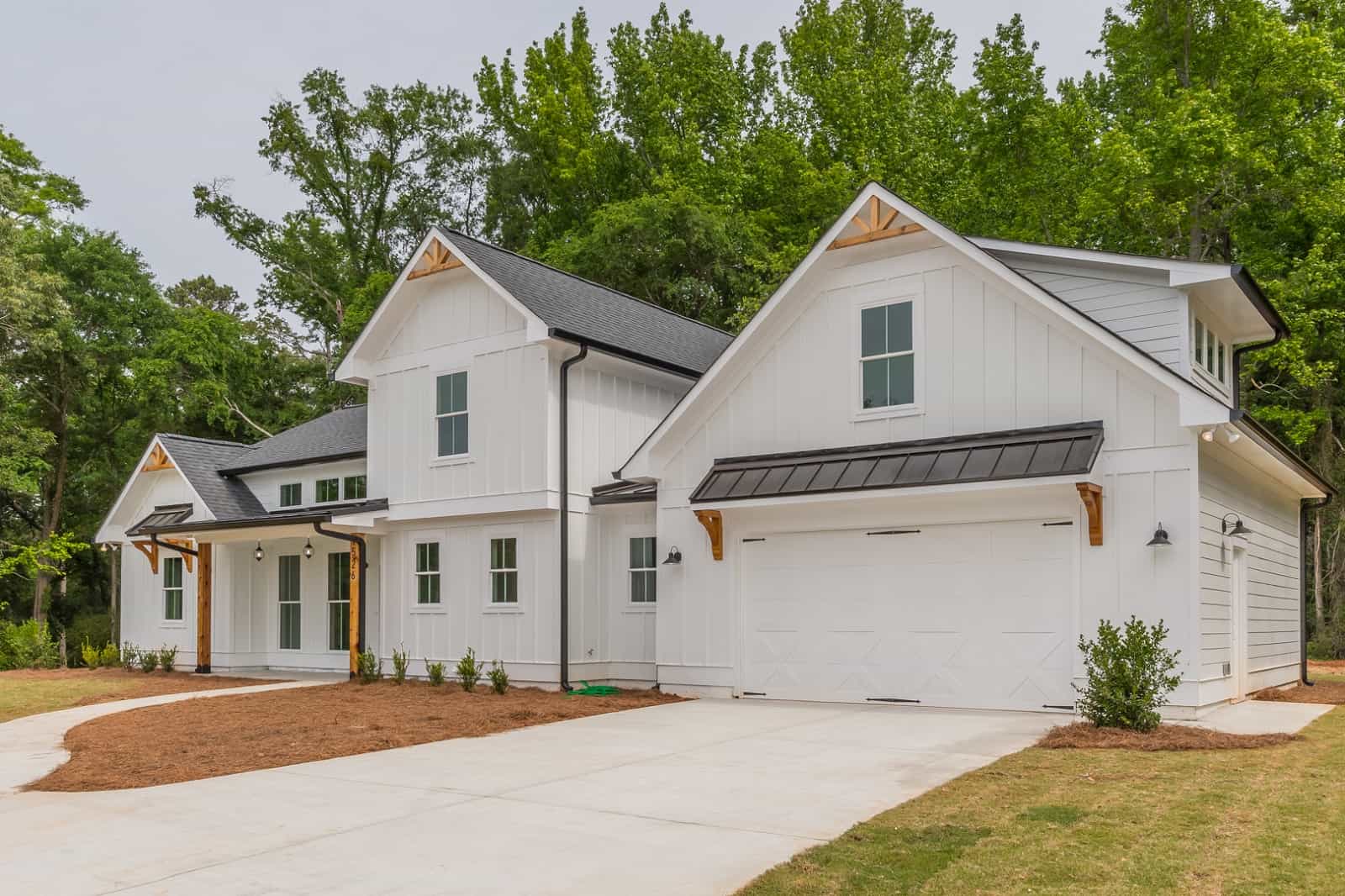 Front View of this 3-Bedroom,2490 Sq Ft Plan -214-1001