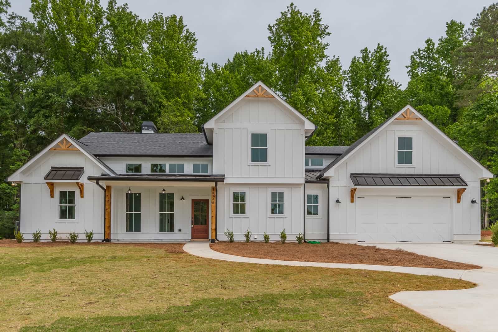 Front View of this 3-Bedroom,2490 Sq Ft Plan -214-1001