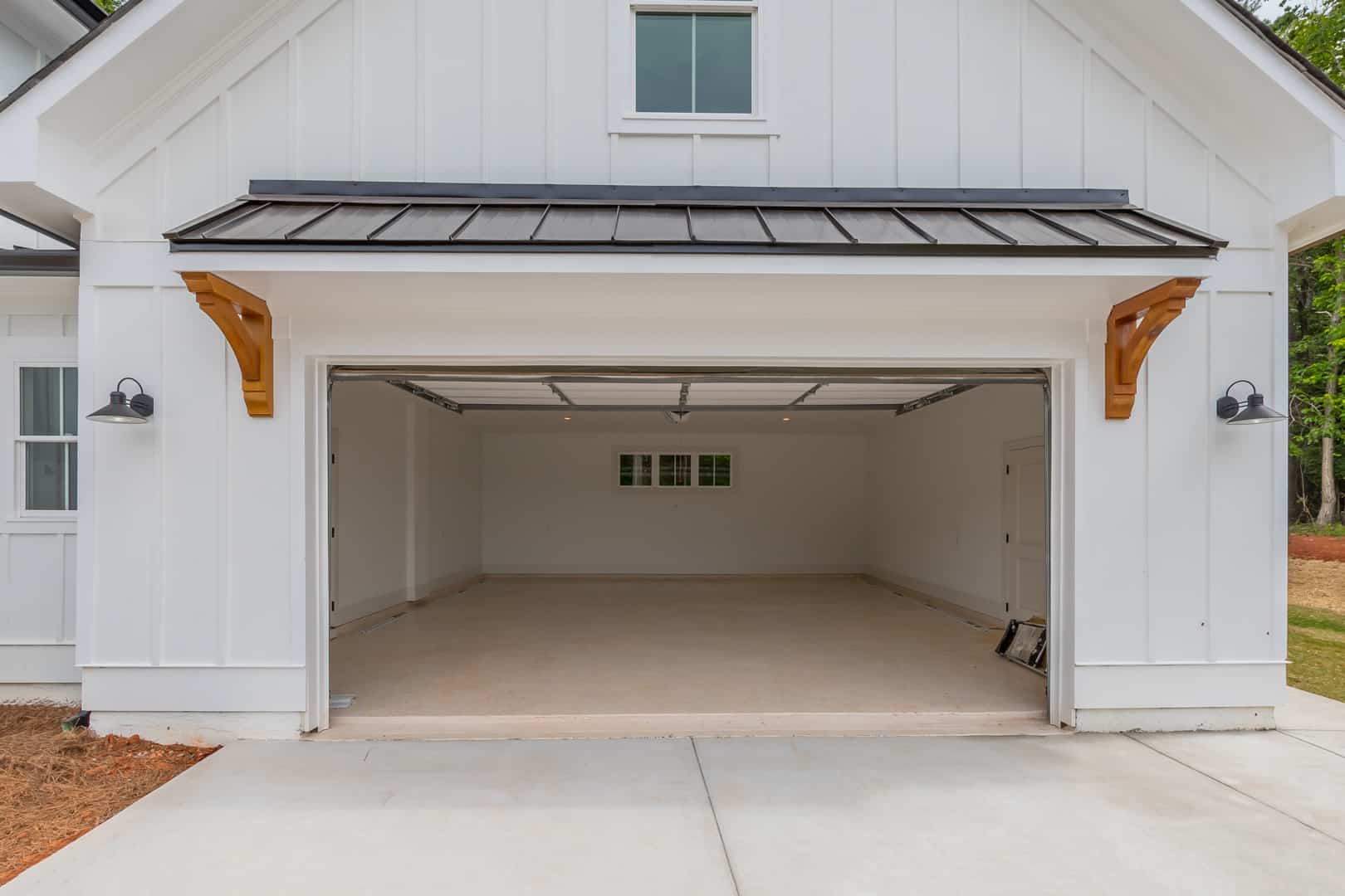 Garage of this 3-Bedroom,2490 Sq Ft Plan -214-1001