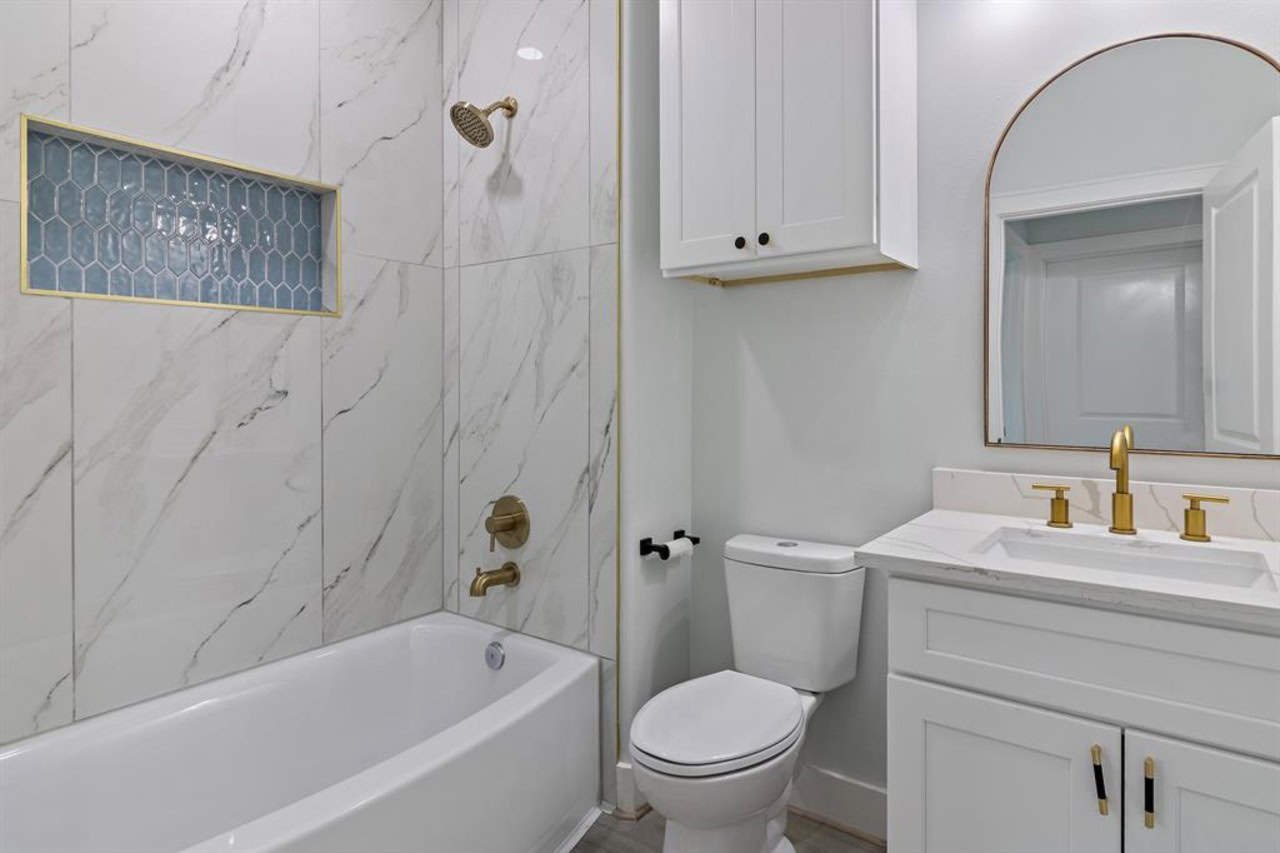 Bathroom of this 3-Bedroom,1625 Sq Ft Plan -223-1016