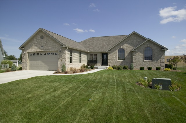 3-Bedroom, 2275 Sq Ft Ranch House Plan - 109-1192 - Front Exterior