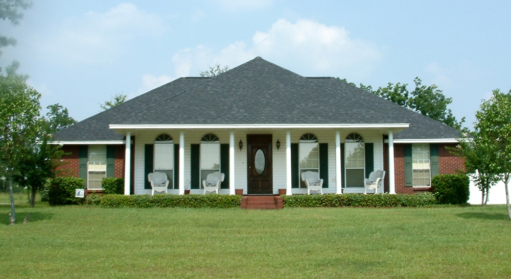 3-Bedroom, 1785 Sq Ft Country Home Plan - 123-1052 - Main Exterior