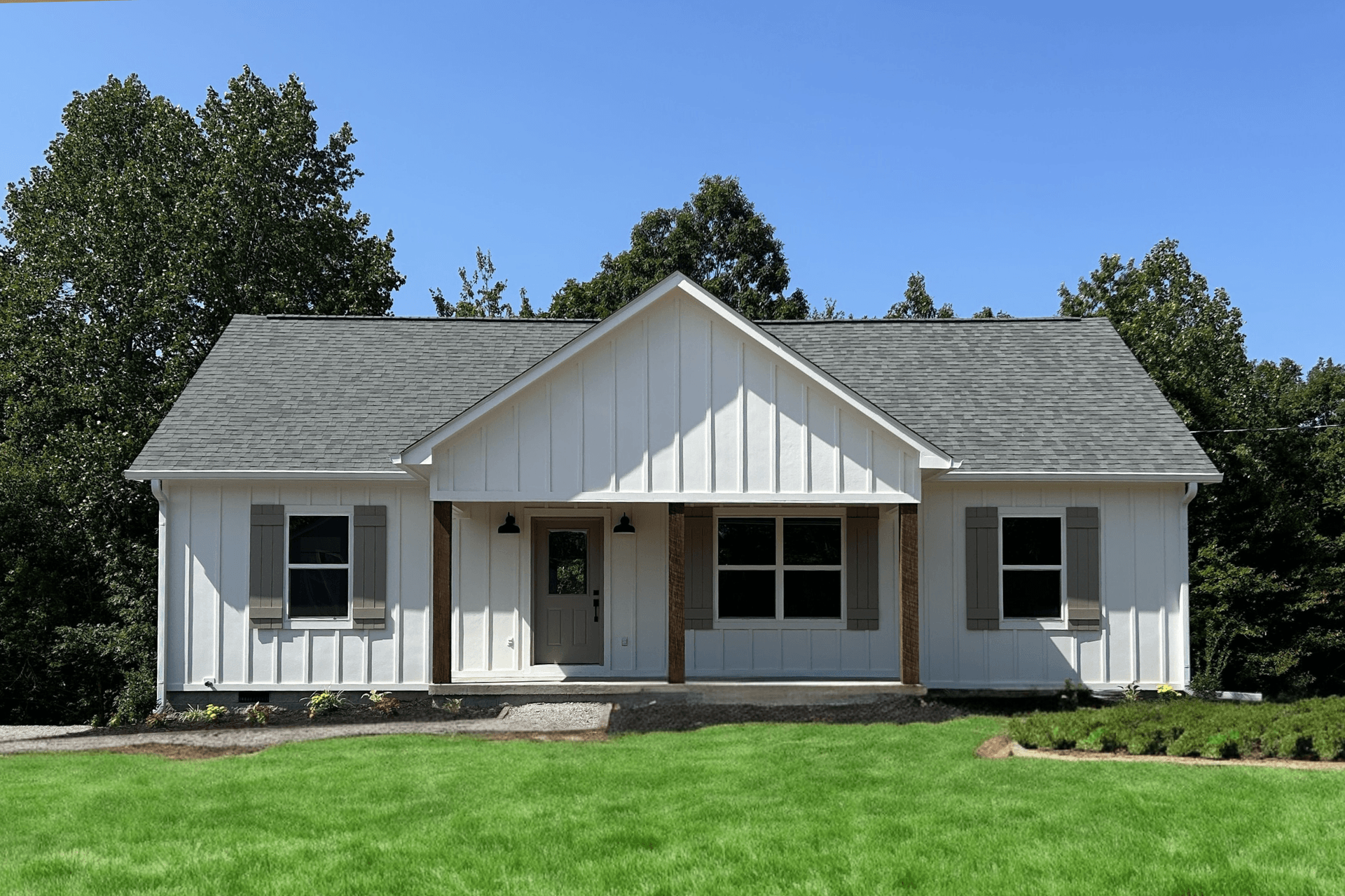 3-Bedroom, 1311 Sq Ft Ranch House - Plan #123-1100 - Front Exterior