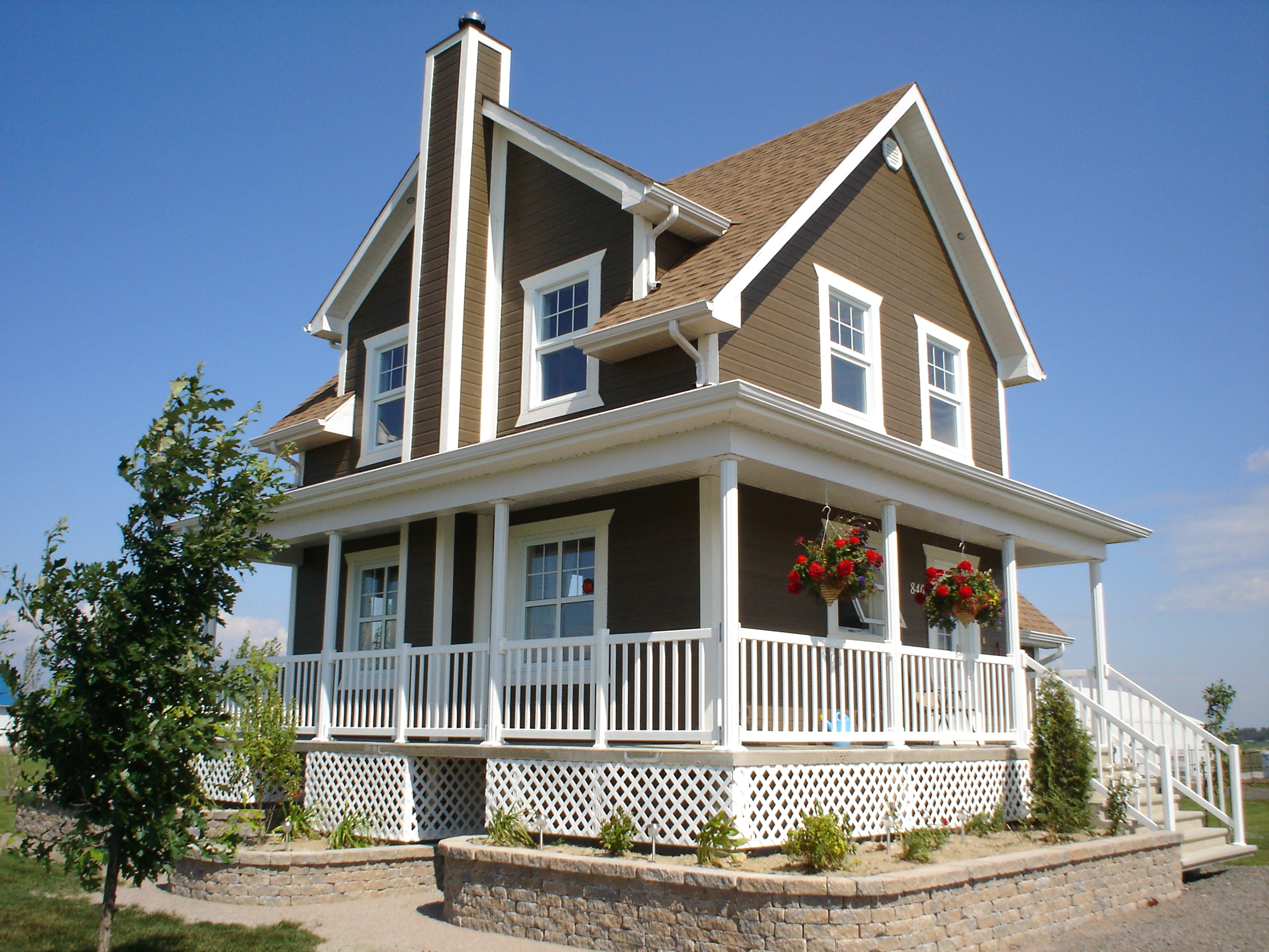 3-Bedroom, 1002 Sq Ft Country House Plan - 126-1218 - Front Exterior