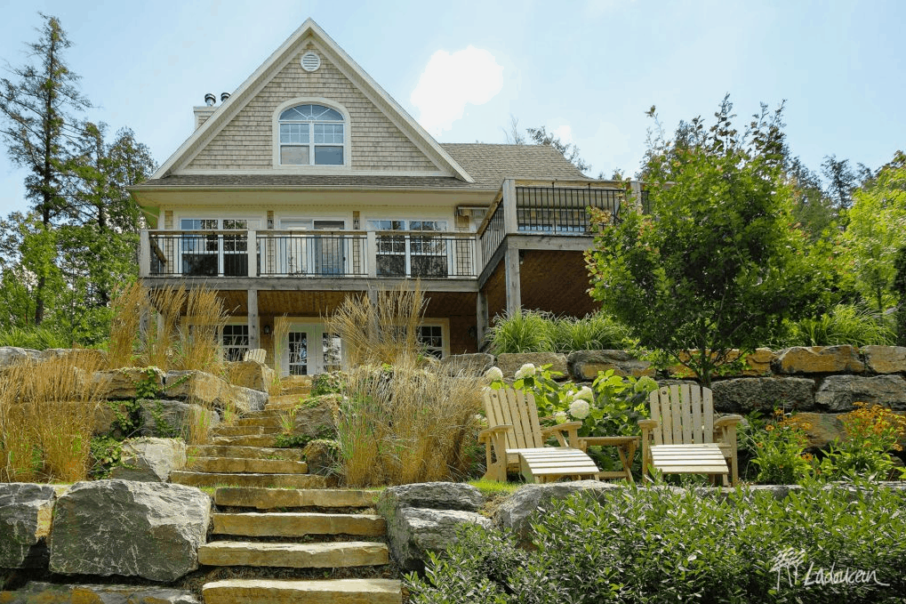 3-Bedroom, 1832 Sq Ft Country House - Plan #126-1281 - Front Exterior