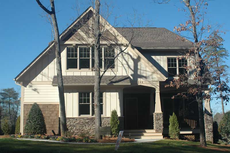 4-Bedroom, 3493 Sq Ft Craftsman House Plan - 127-1064 - Front Exterior