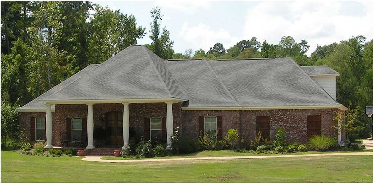 3-Bedroom, 2558 Sq Ft French House Plan - 140-1062 - Front Exterior