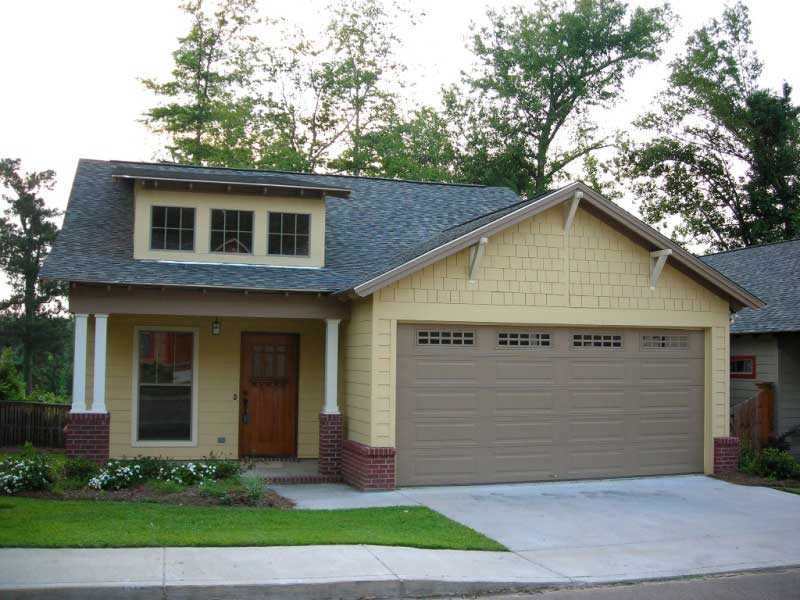 3-Bedroom, 1700 Sq Ft Craftsman House Plan - 142-1019 - Front Exterior