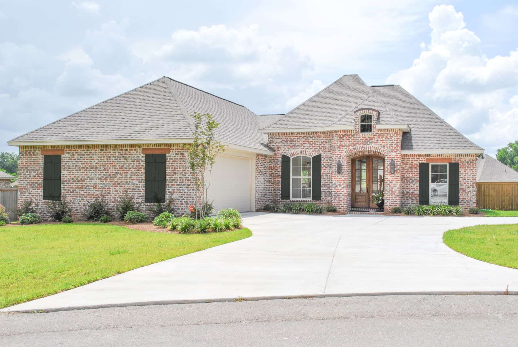 3-Bedroom, 1945 Sq Ft Acadian Home Plan - 142-1089 - Main Exterior