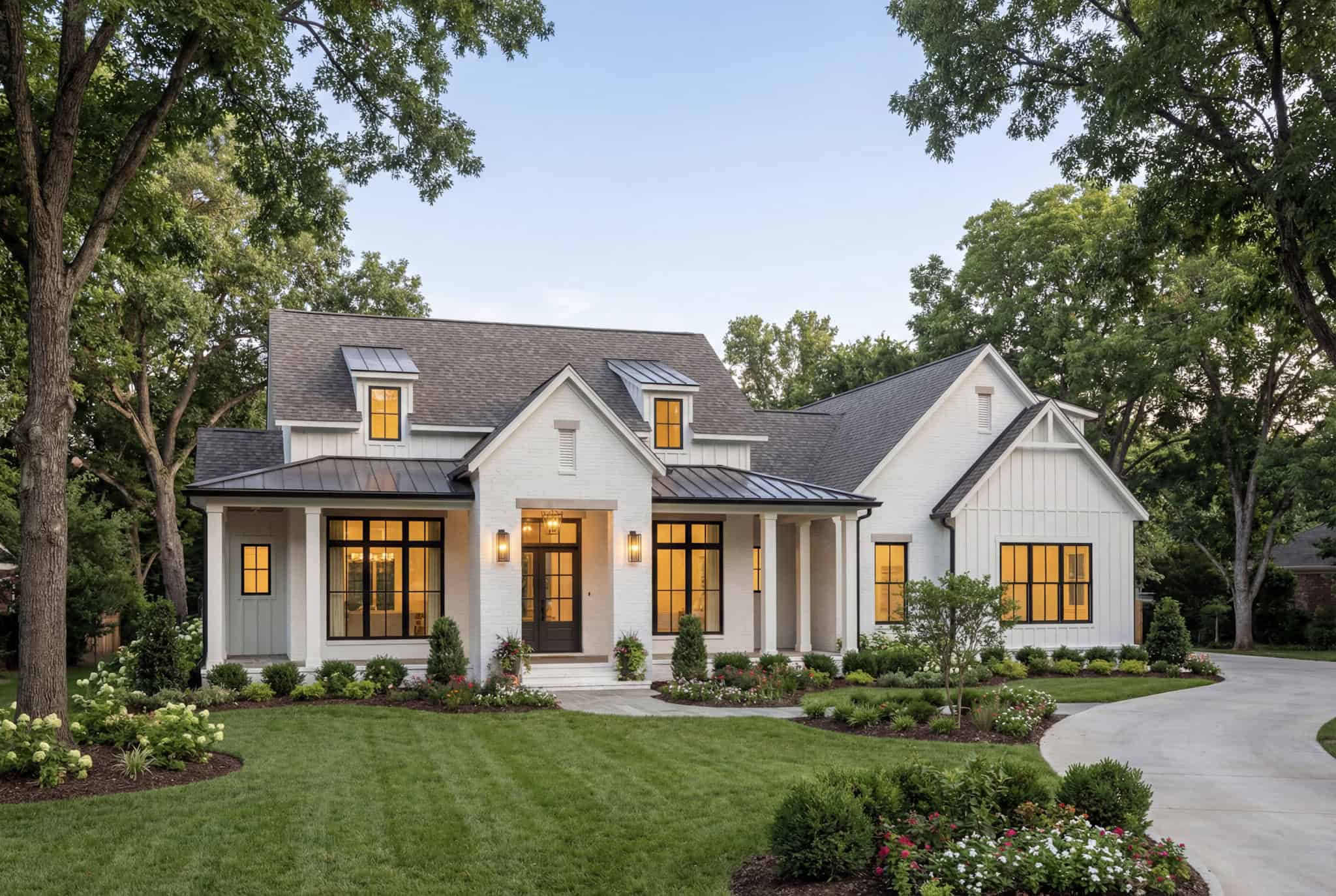 3-Bedroom, 2250 Sq Ft Transitional House Plan - 142-1558 - Front Exterior