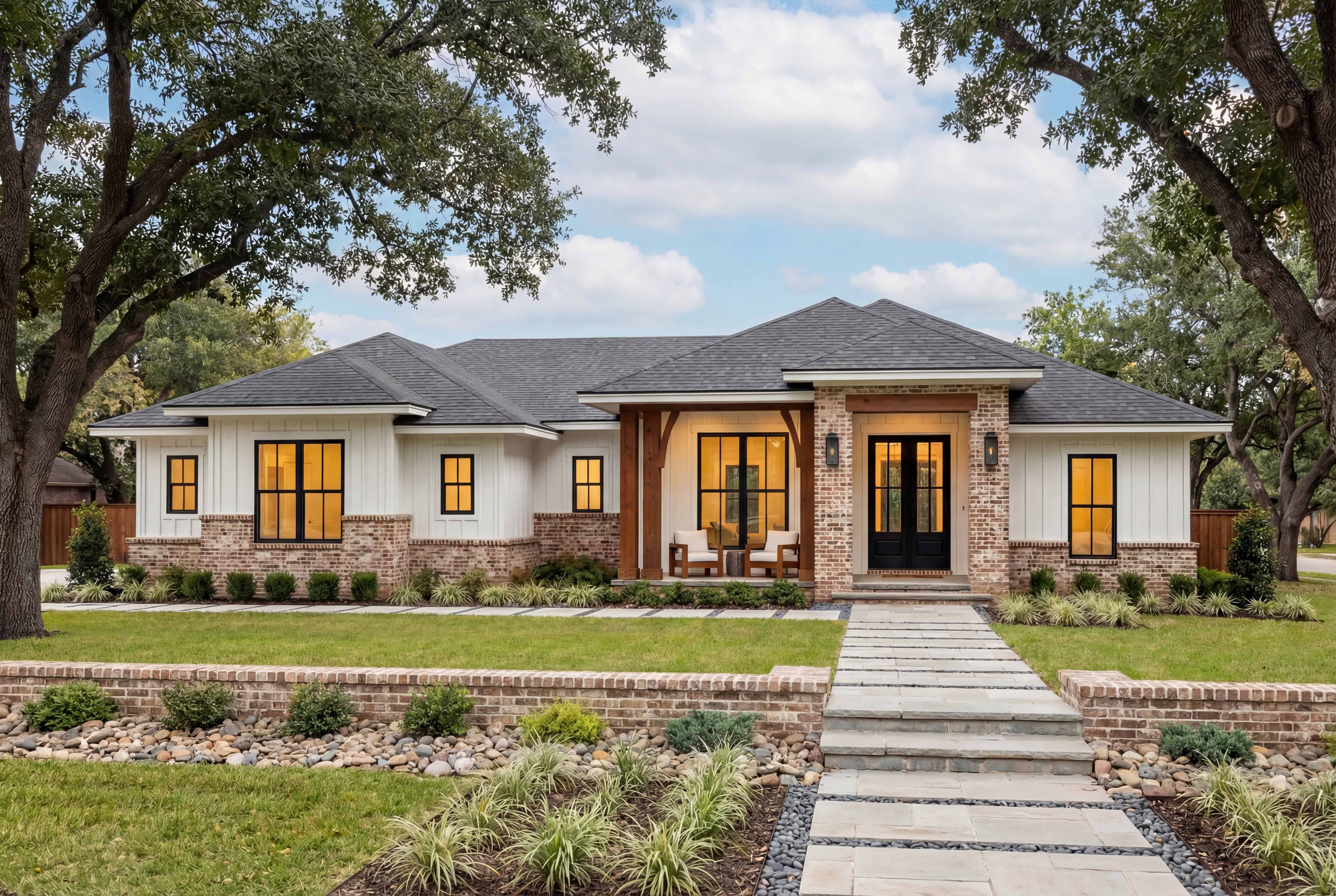 3-Bedroom, 1883 Sq Ft Ranch Home Plan - 142-1563 - Main Exterior