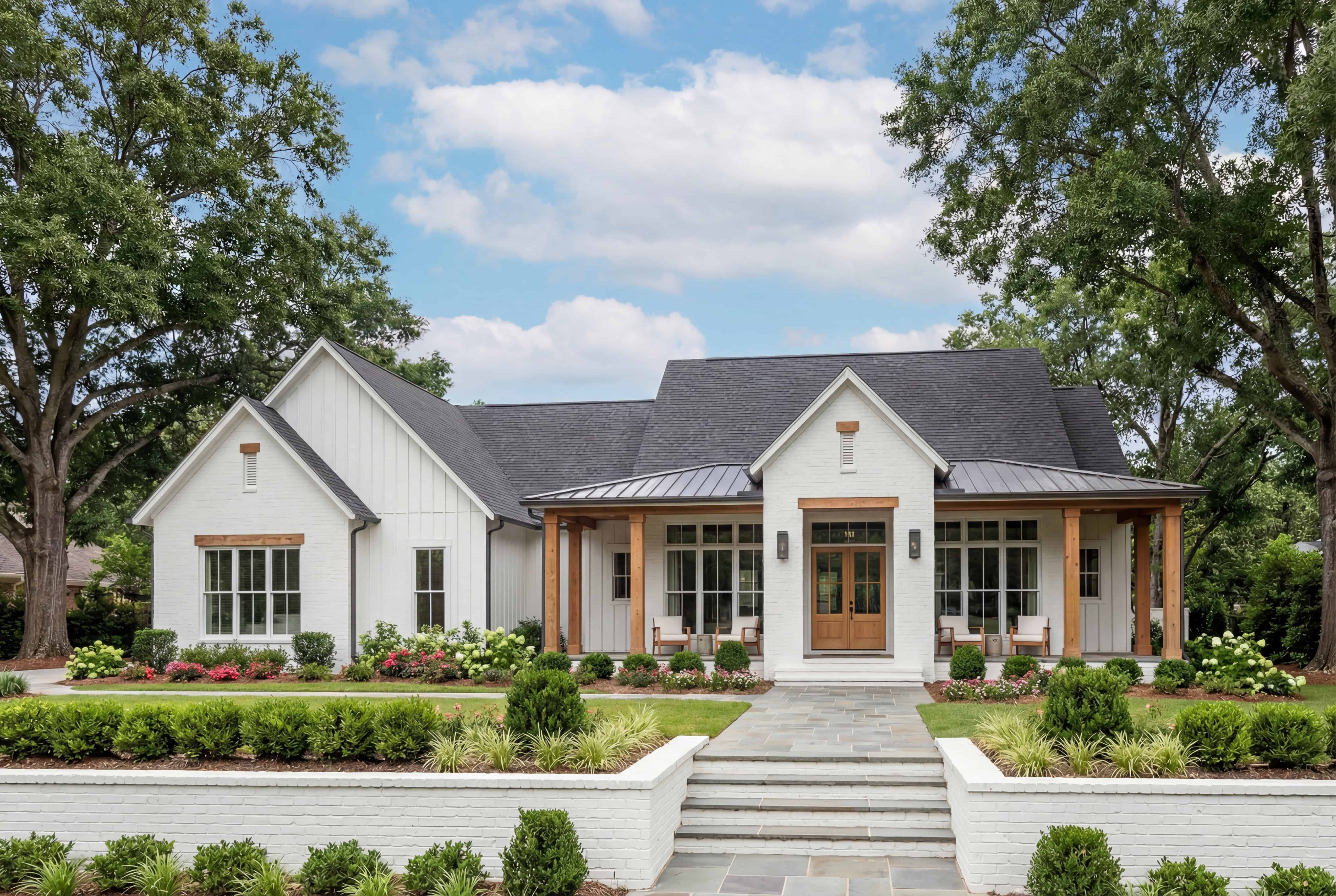 4-Bedroom, 2600 Sq Ft Modern Farmhouse Home Plan - 142-1564 - Main Exterior