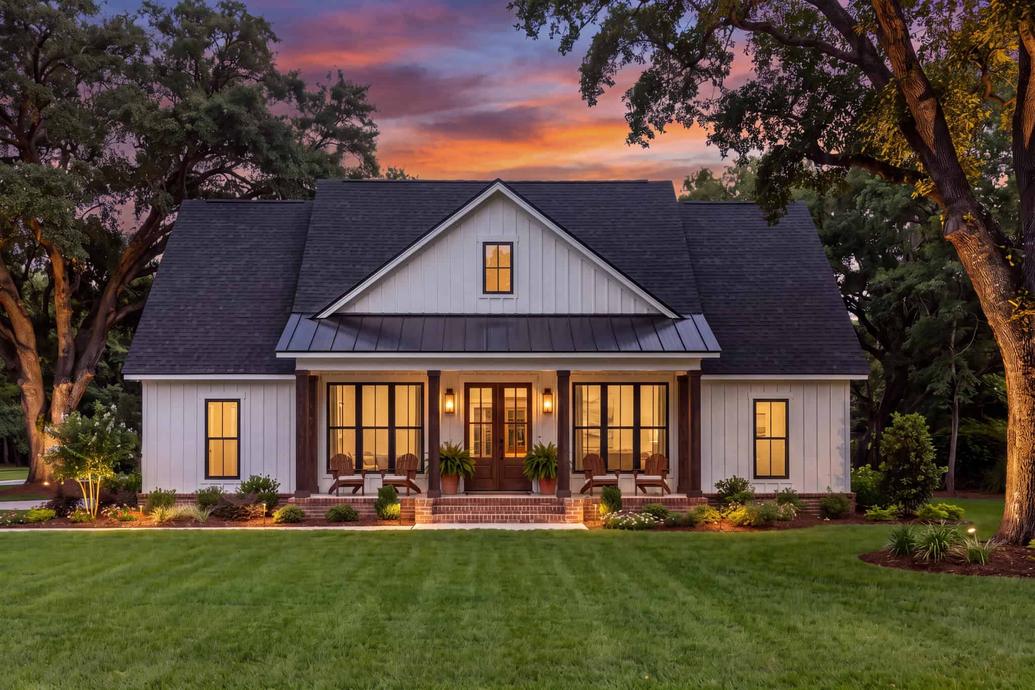 3-Bedroom, 1900 Sq Ft Transitional Home Plan - 142-1579 - Main Exterior