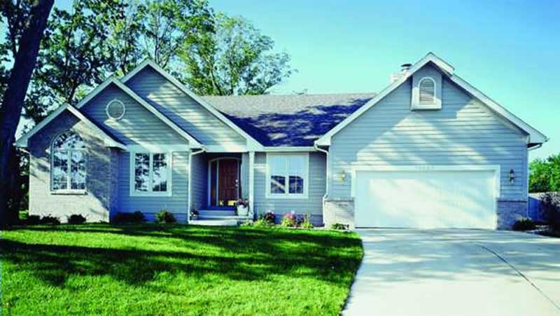 3-Bedroom, 1993 Sq Ft Country House Plan - 146-1685 - Front Exterior