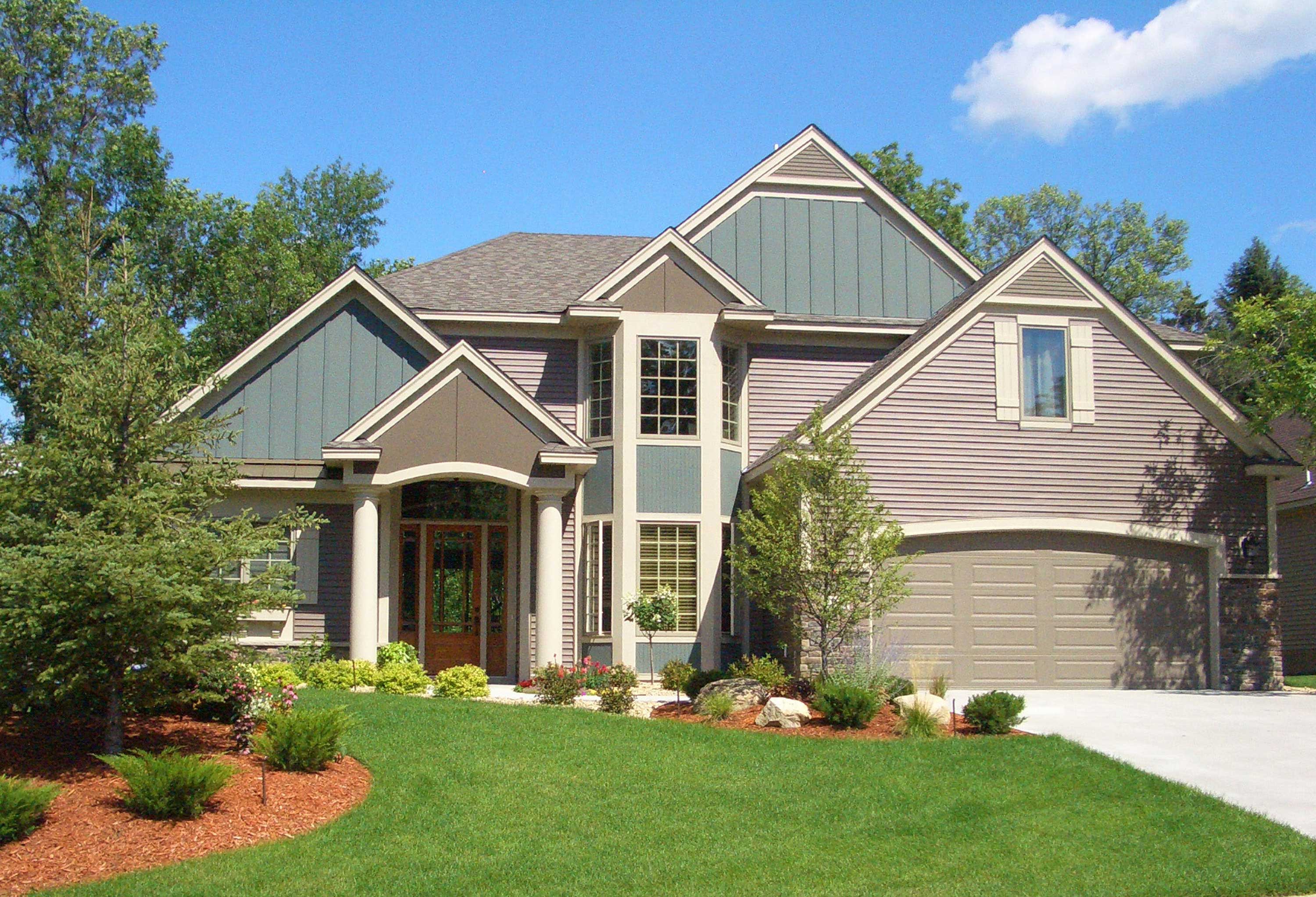 3-Bedroom, 3117 Sq Ft Country House Plan - 146-2707 - Front Exterior