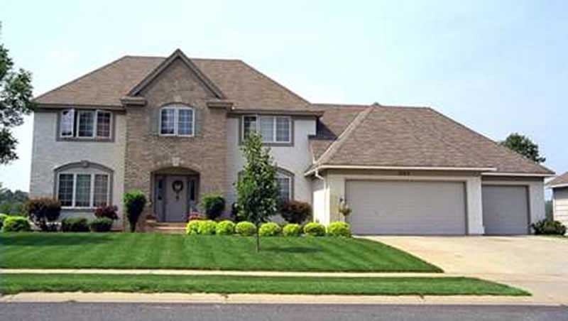 3-Bedroom, 2419 Sq Ft Colonial House Plan - 146-2848 - Front Exterior