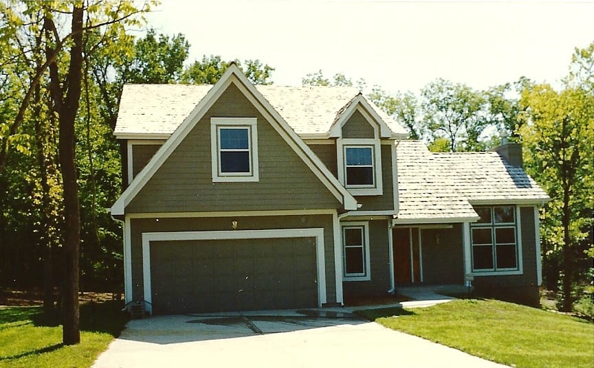 4-Bedroom, 2117 Sq Ft Traditional House - Plan #147-1058 - Front Exterior