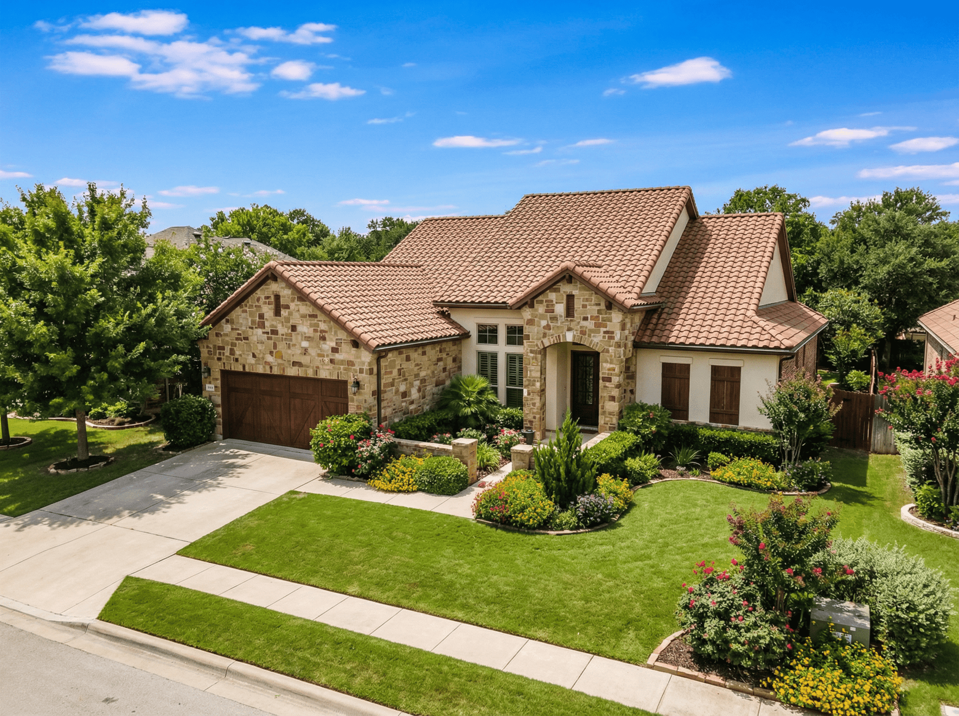 3-Bedroom, 1747 Sq Ft Country Home Plan - 153-1906 - Main Exterior