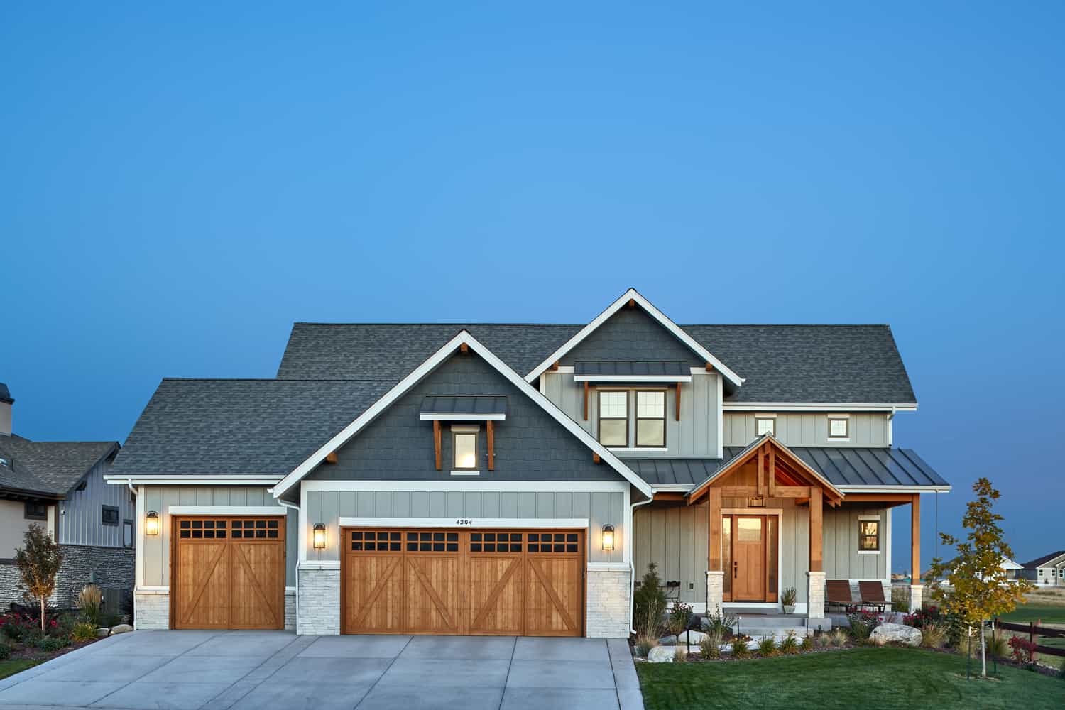 4-Bedroom, 3237 Sq Ft Farmhouse House - Plan #161-1124 - Front Exterior