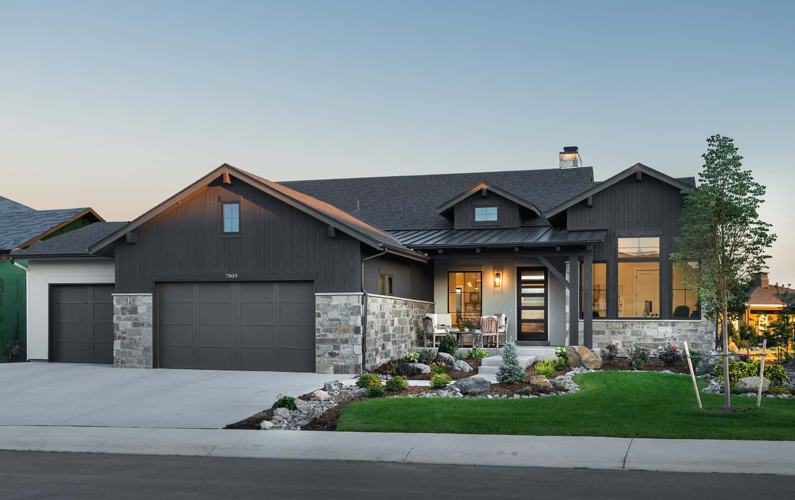 Ranch Home Plan - 2-4 Bedrms, 2.5-5 Baths - 2515-4296 Sq Ft - #161-1205