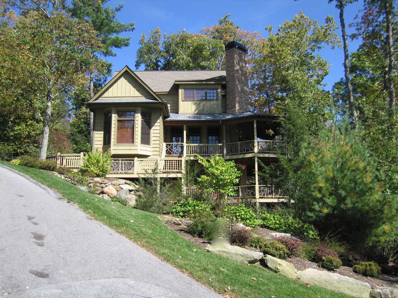 2-Bedroom, 3000 Sq Ft Country Home Plan - 163-1013 - Main Exterior