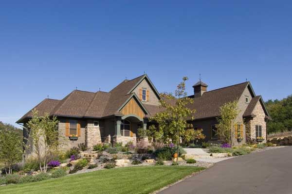 4-Bedroom, 4258 Sq Ft Country House Plan - 165-1076 - Front Exterior