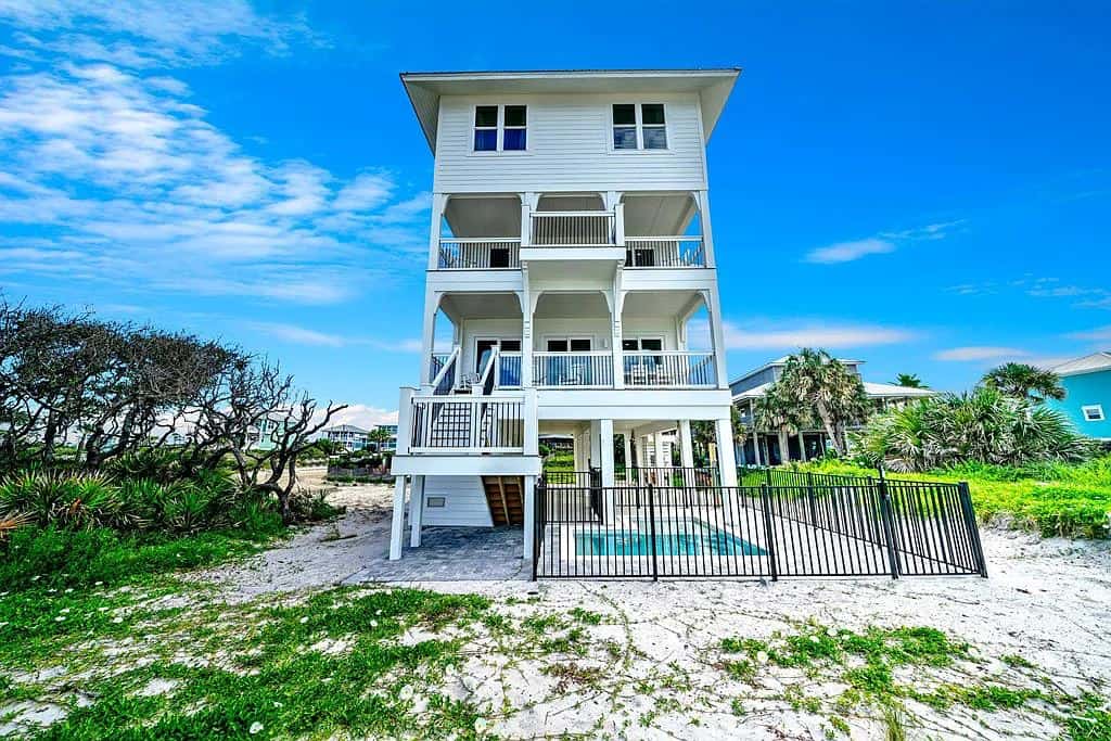 5-Bedroom, 3413 Sq Ft Beach Home Plan - 168-1152 - Main Exterior