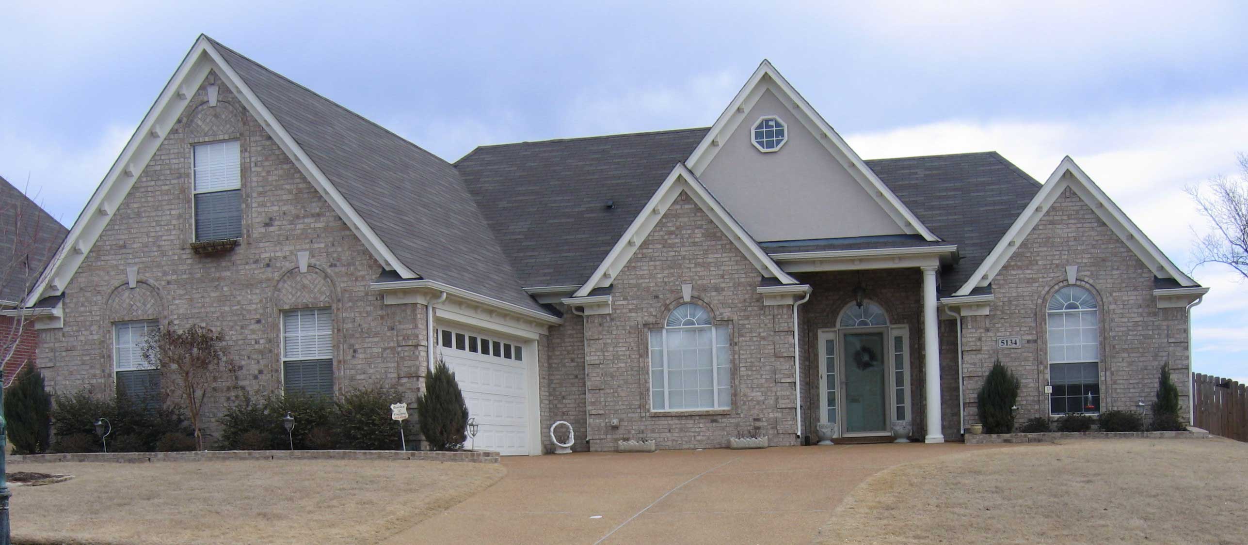 3-Bedroom, 2132 Sq Ft Ranch House Plan - 170-1834 - Front Exterior