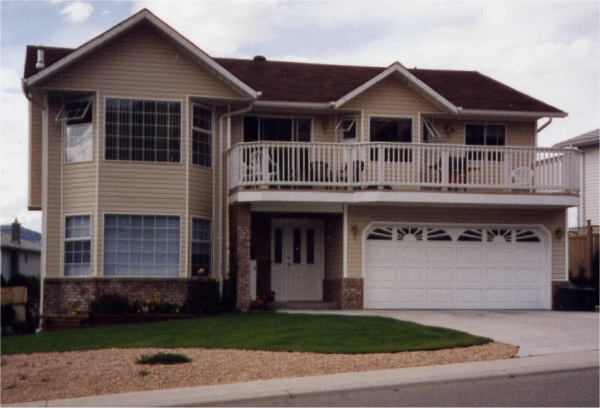 4-Bedroom, 2391 Sq Ft Country House Plan - 177-1009 - Front Exterior