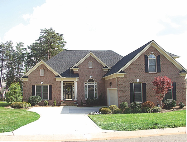 4-Bedroom, 3147 Sq Ft Ranch House Plan - 180-1006 - Front Exterior