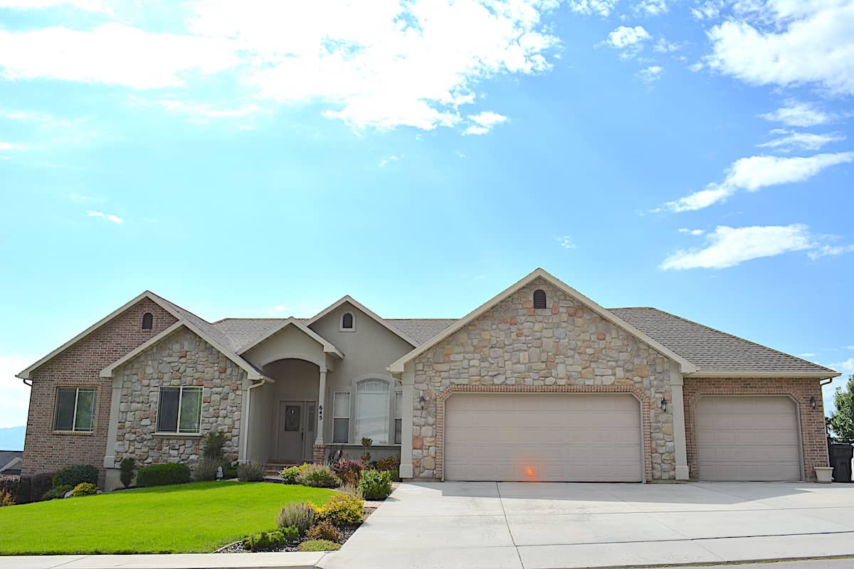 3–5-Bedroom, 2199–4353 Sq Ft Traditional Home - Plan #187-1075 - Main Exterior