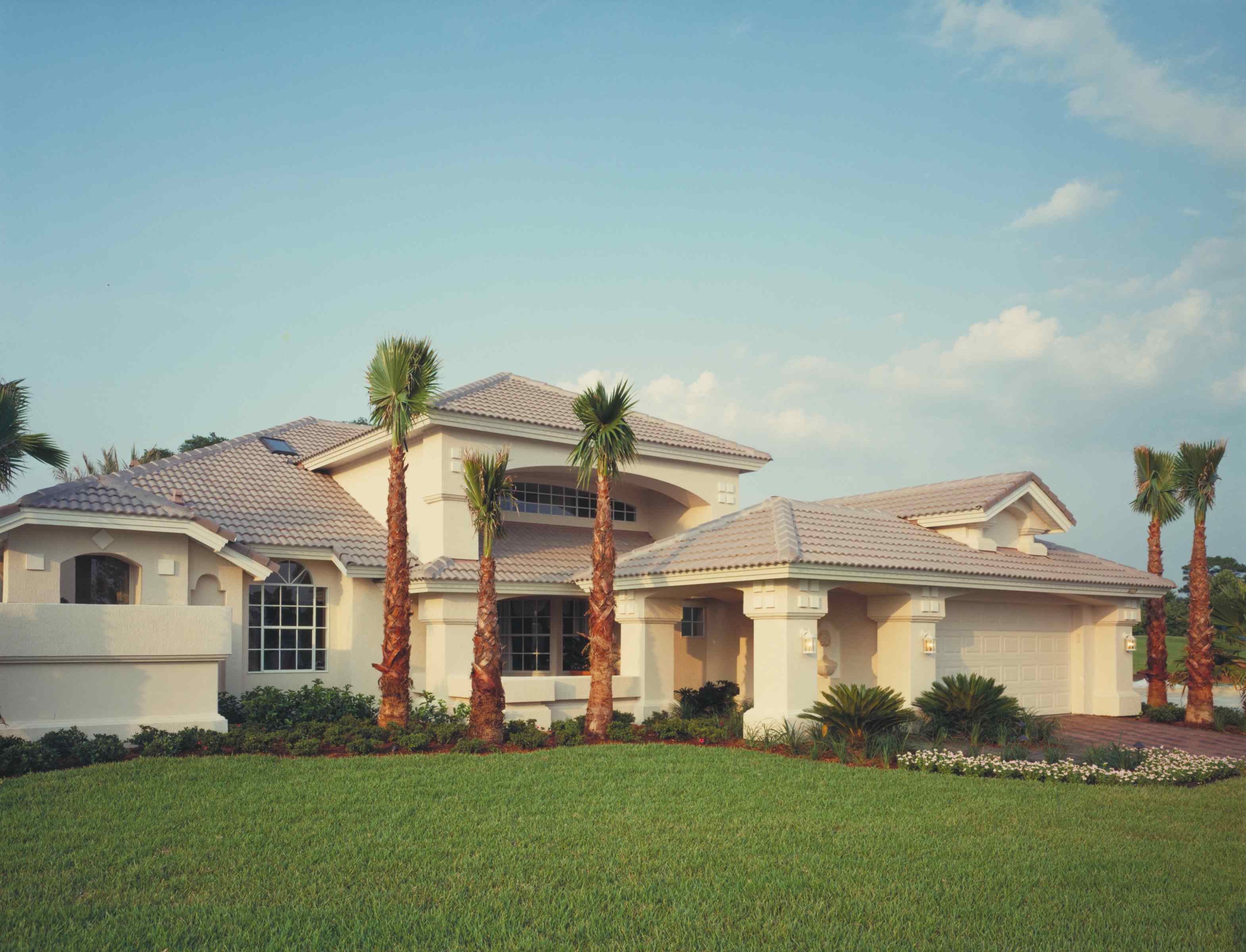 3-Bedroom, 2397 Sq Ft Contemporary Home Plan - 190-1007 - Main Exterior