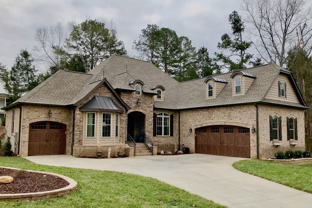 3-Bedroom, 2381 Sq Ft European House - Plan #193-1066 - Front Exterior