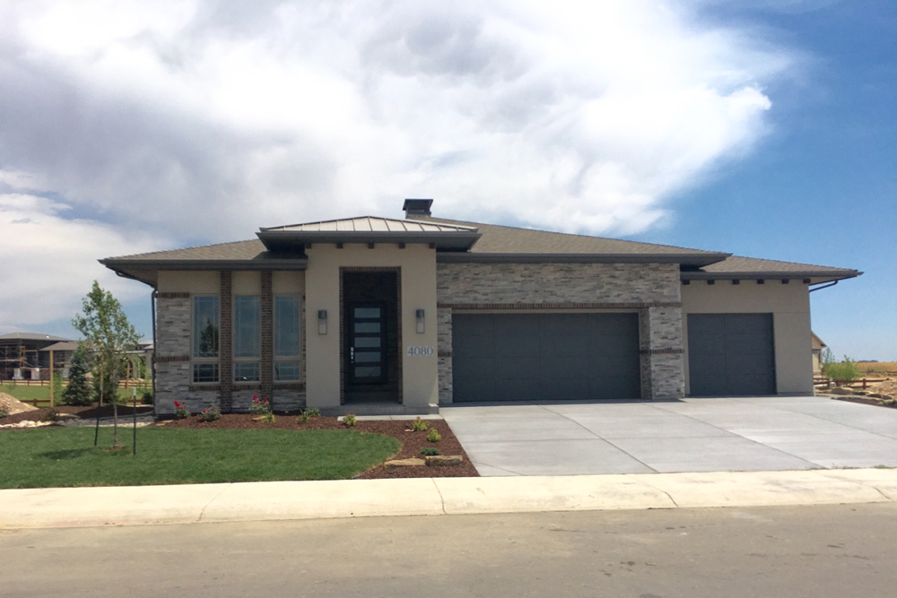 2-Bedroom, 2200 Sq Ft Prairie House Plan - 194-1000 - Front Exterior