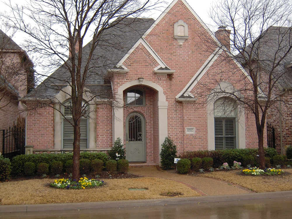 3-Bedroom, 2351 Sq Ft Tudor House Plan - 195-1034 - Front Exterior