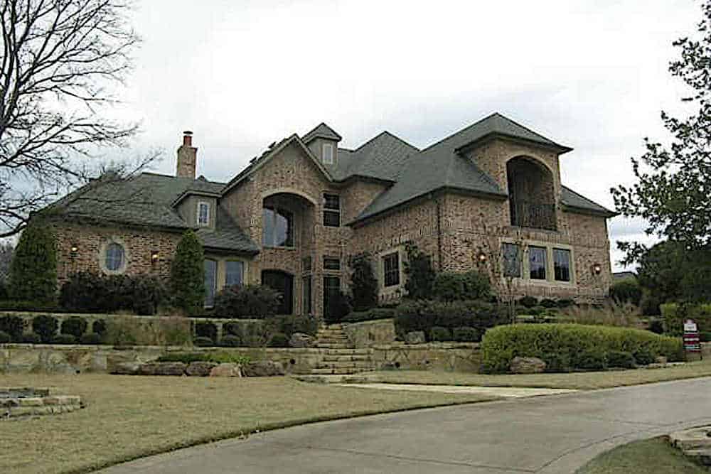 5-Bedroom, 5041 Sq Ft Georgian Home - #195-1066 - Main Exterior