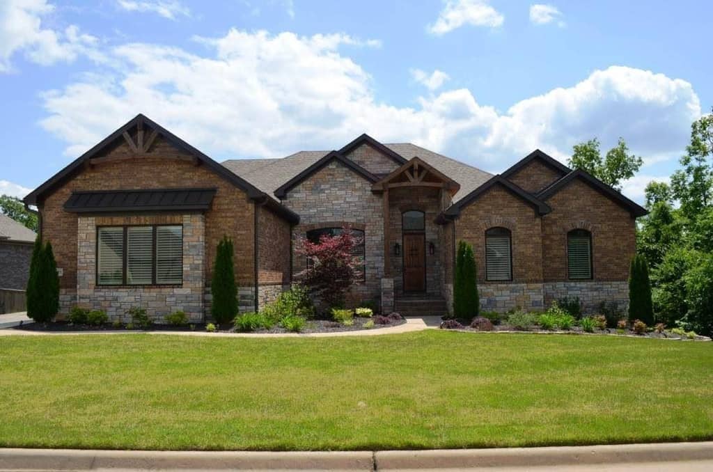 4-Bedroom, 4314 Sq Ft Luxury House - Plan #195-1283 - Front Exterior