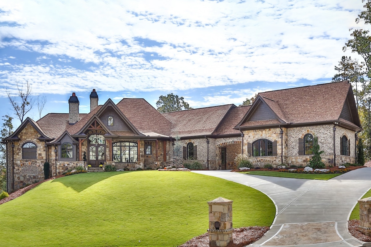 3-Bedroom, 3480 Sq Ft European Home Plan - 198-1032 - Main Exterior