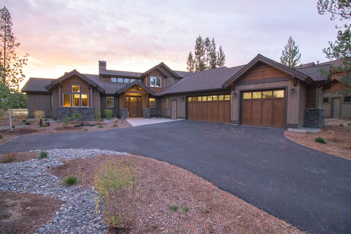 3-Bedroom, 2536 Sq Ft Craftsman House Plan - 202-1003 - Front Exterior