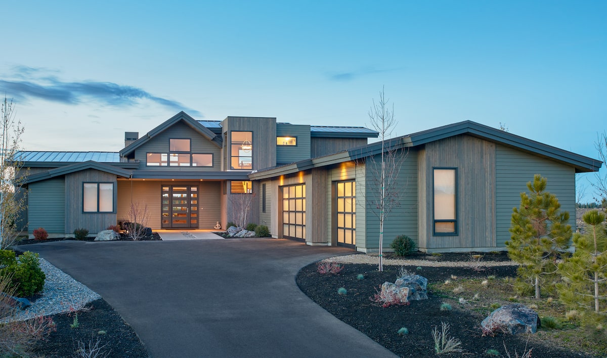 5-Bedroom, 3275 Sq Ft Contemporary Home - Plan #202-1019 - Front Exterior