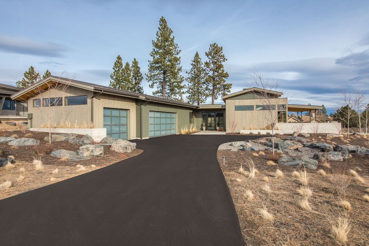 3-Bedroom, 2818 Sq Ft Contemporary Home - Plan #202-1023 - Main Exterior