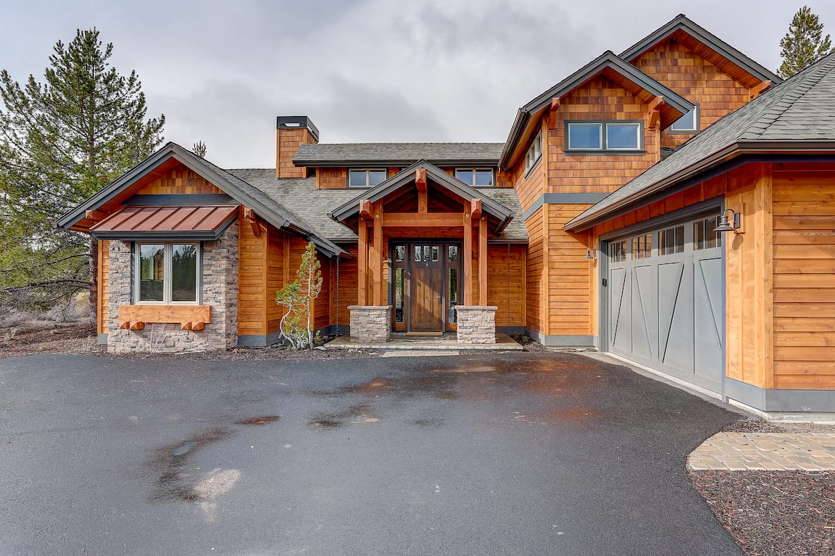 3-Bedroom, 2683 Sq Ft Rustic House - Plan #202-1028 - Front Exterior