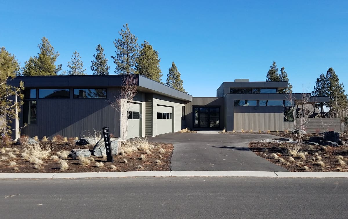 3-Bedroom, 2818 Sq Ft Modern Home - Plan #202-1030 - Main Exterior