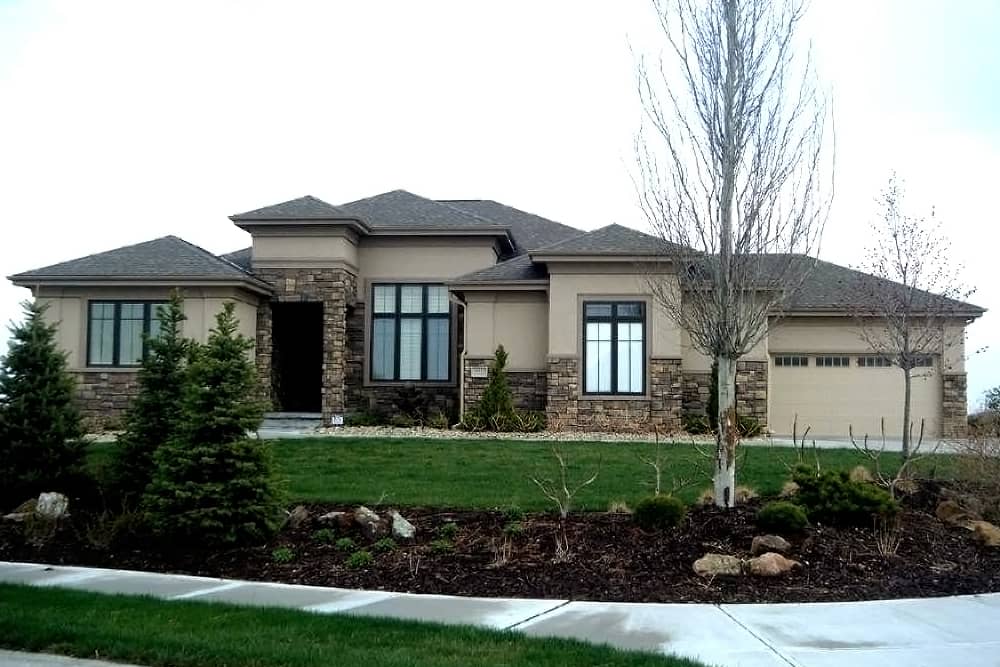 Contemporary home (ThePlanCollection: House Plan #100-1246)