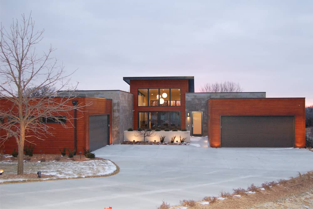 Front elevation of Modern home (ThePlanCollection: House Plan #100-1278)