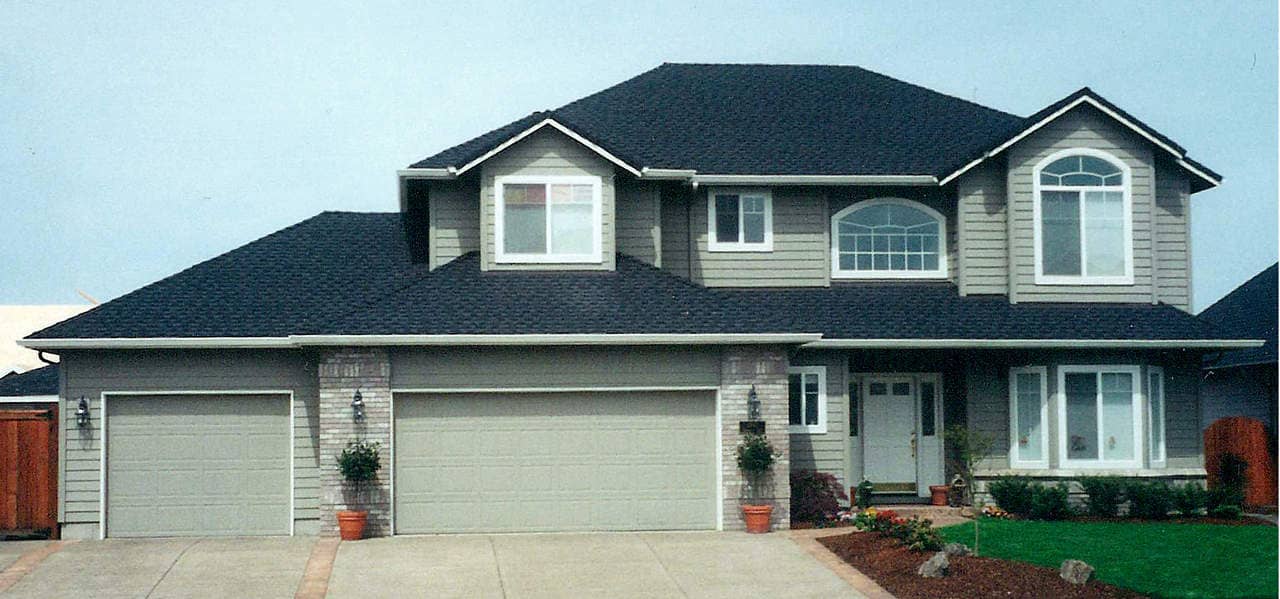 Colonial home (ThePlanCollection: Plan #108-1232)