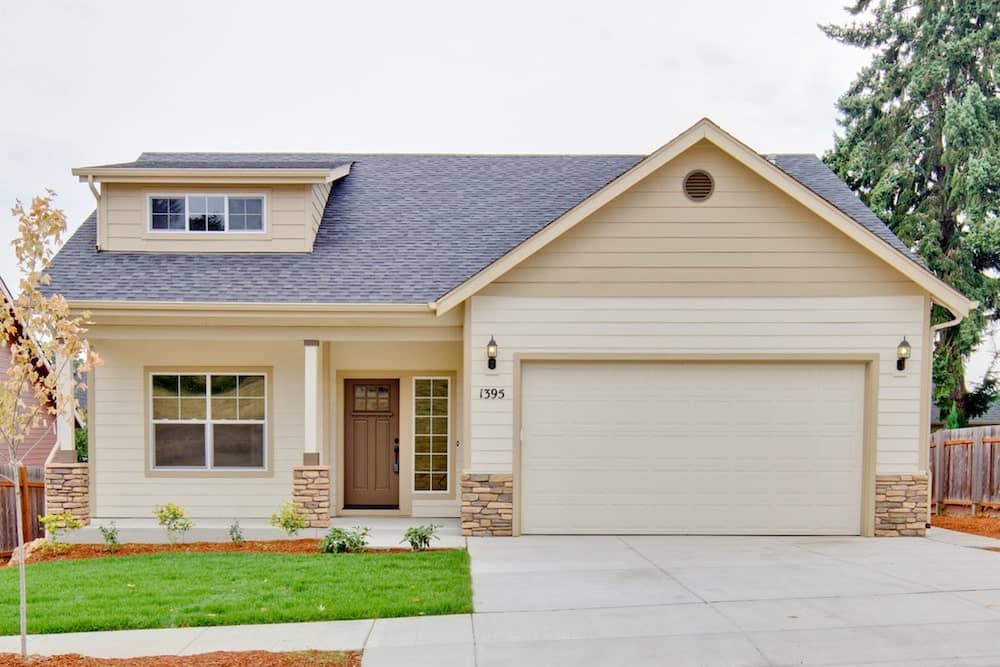 Bungalow home (ThePlanCollection: #108-1896)