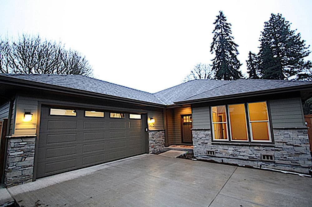 Prairie style home (ThePlanCollection: #108-1907)